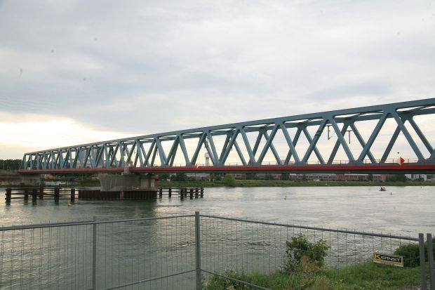 BAS 41250 neue Eisenbahnbrücke Kehl brueckenweb.de