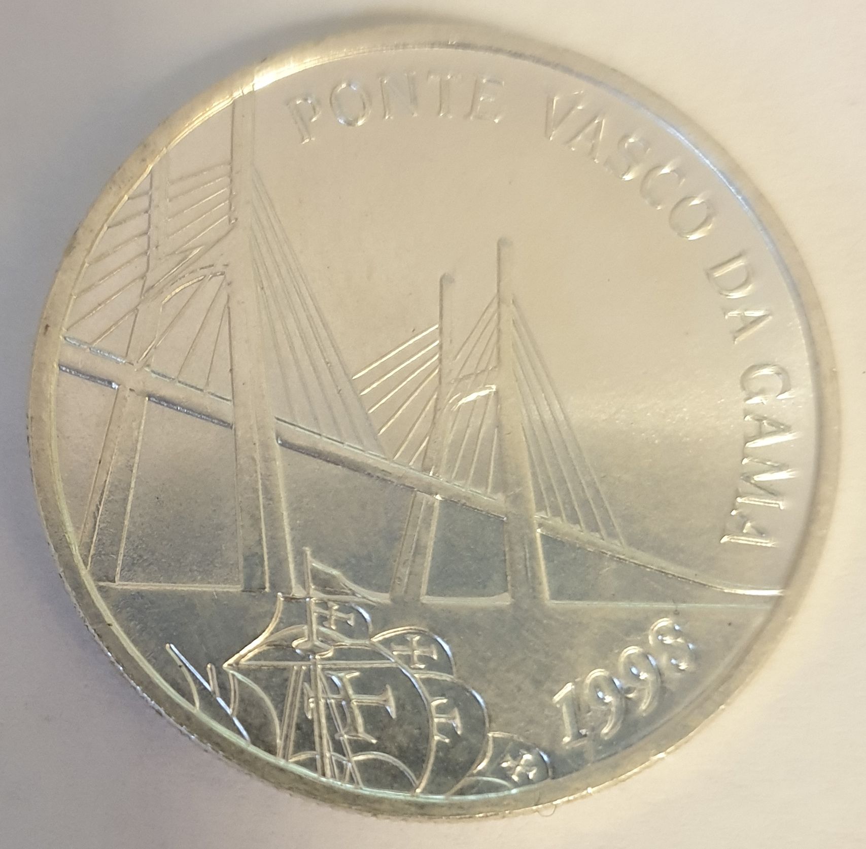 500 Escudo-Münze mit der Ponte Vasco da Gama